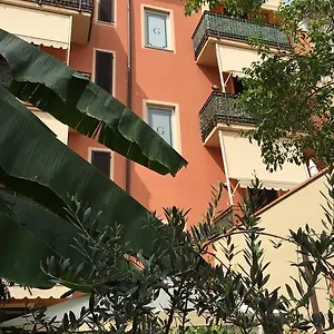 2* Appart hôtel Gloria